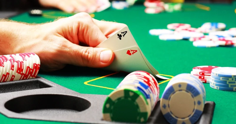 Thuật ngữ top pair là gì trong poker?
